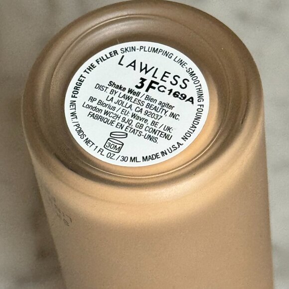 Lawless Forget The Filler Skin-Plumping Line-Smoothing Foundation | 3F | NEW - Picture 3 of 4